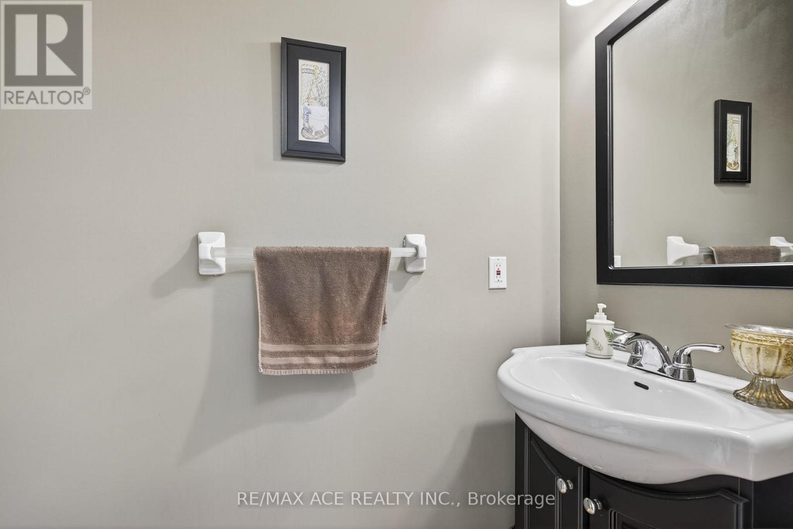 841 Deveron Crescent, London South, Ontario  N5Z 5B4 - Photo 16 - X12461736