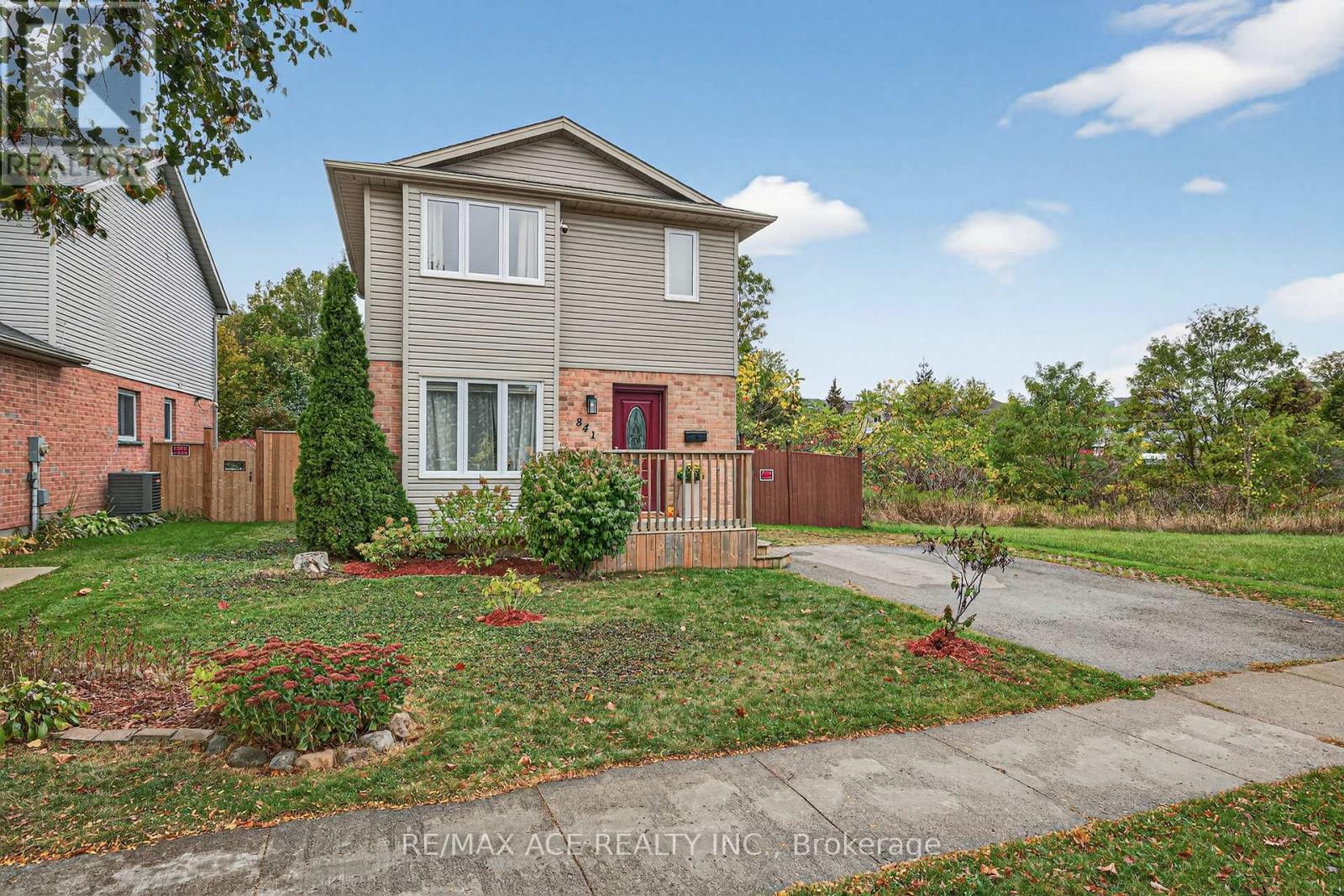 841 Deveron Crescent, London South, Ontario  N5Z 5B4 - Photo 6 - X12461736