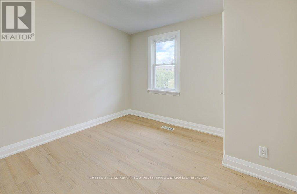 492 Ephraim Street, Kitchener, Ontario  N2B 2C6 - Photo 20 - X12461739
