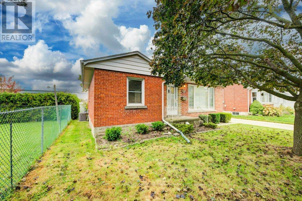 492 Ephraim Street, Kitchener, Ontario  N2B 2C6 - Photo 3 - X12461739