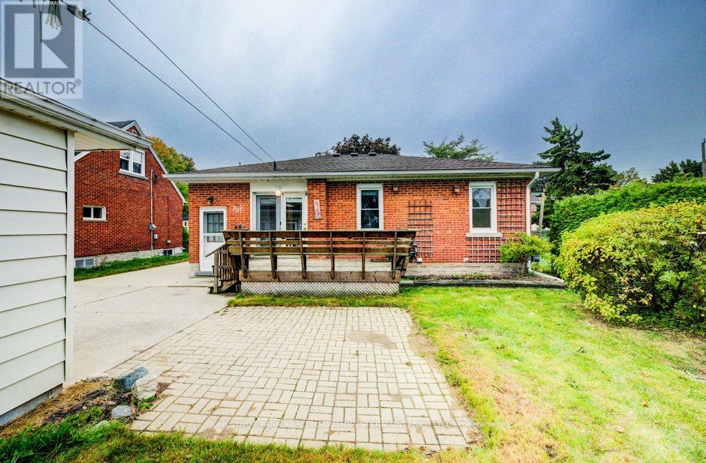 492 Ephraim Street, Kitchener, Ontario  N2B 2C6 - Photo 35 - X12461739