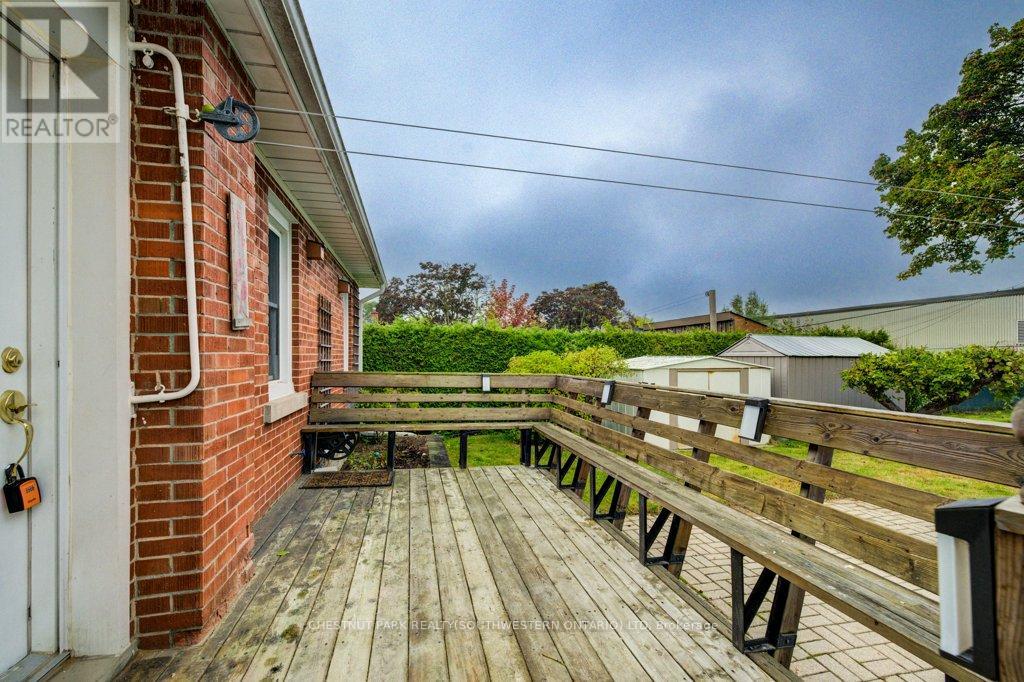 492 Ephraim Street, Kitchener, Ontario  N2B 2C6 - Photo 39 - X12461739