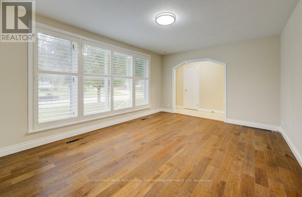 492 Ephraim Street, Kitchener, Ontario  N2B 2C6 - Photo 7 - X12461739