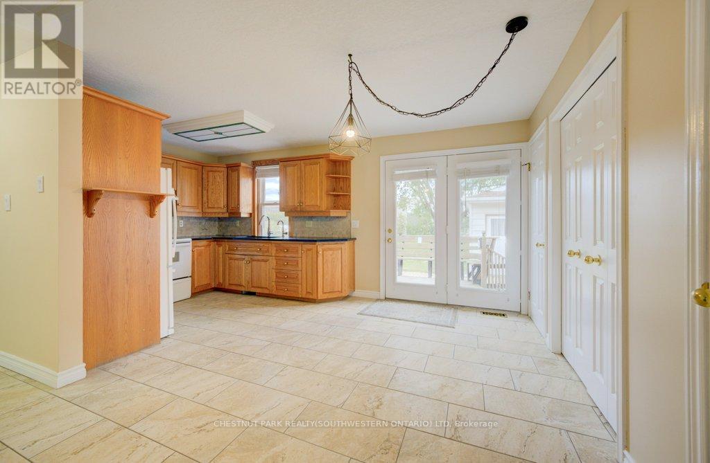 492 Ephraim Street, Kitchener, Ontario  N2B 2C6 - Photo 8 - X12461739