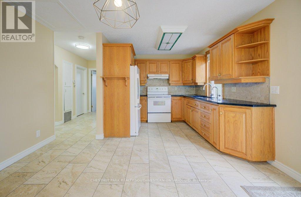 492 Ephraim Street, Kitchener, Ontario  N2B 2C6 - Photo 9 - X12461739