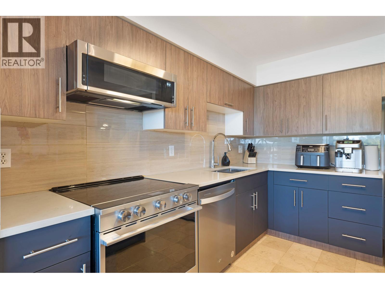 803 1327 E Keith Road, North Vancouver, British Columbia  V7J 3T5 - Photo 5 - R3058348