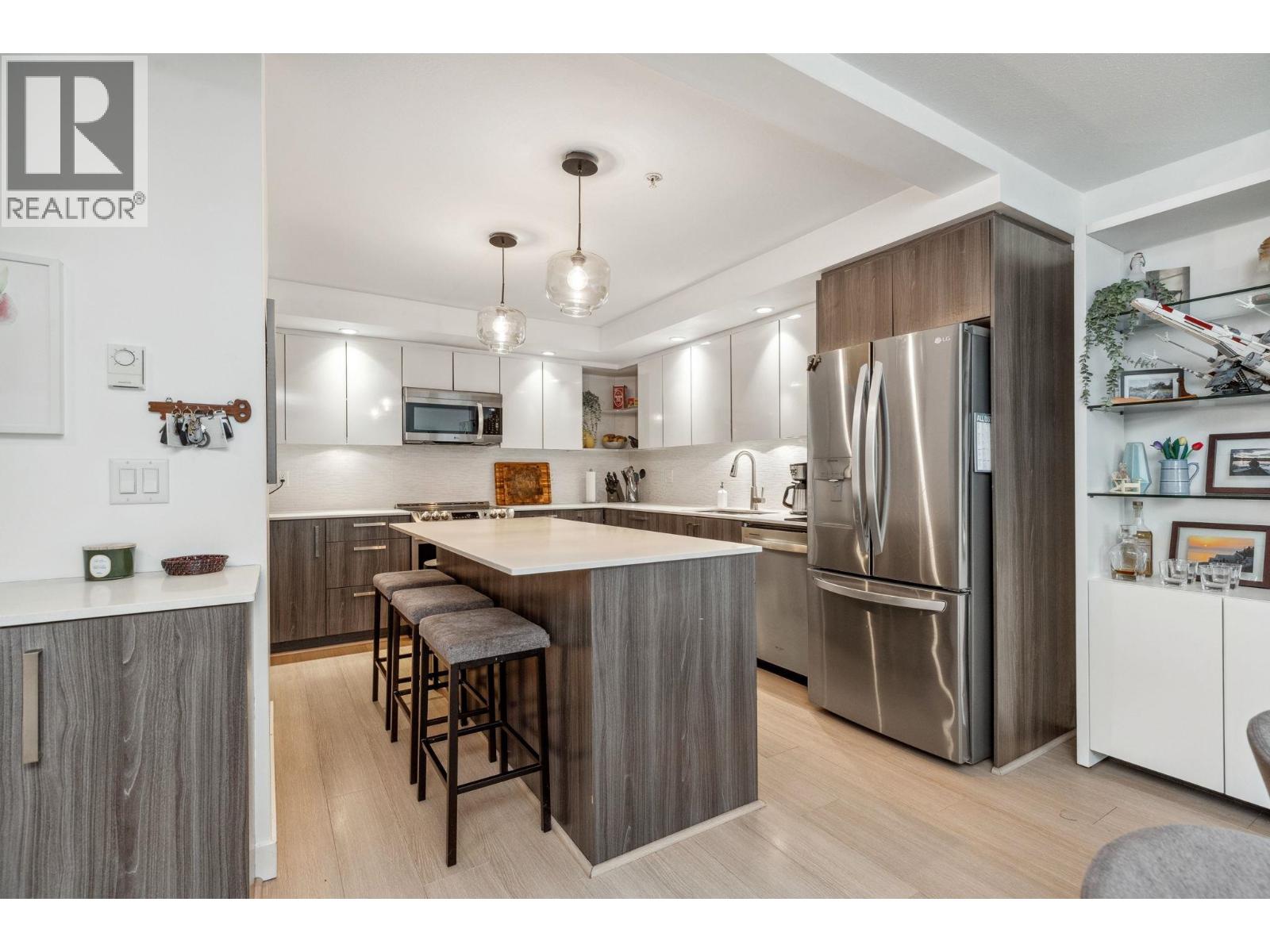 501 160 Shoreline Circle, Port Moody, British Columbia  V3H 0B2 - Photo 3 - R3058354