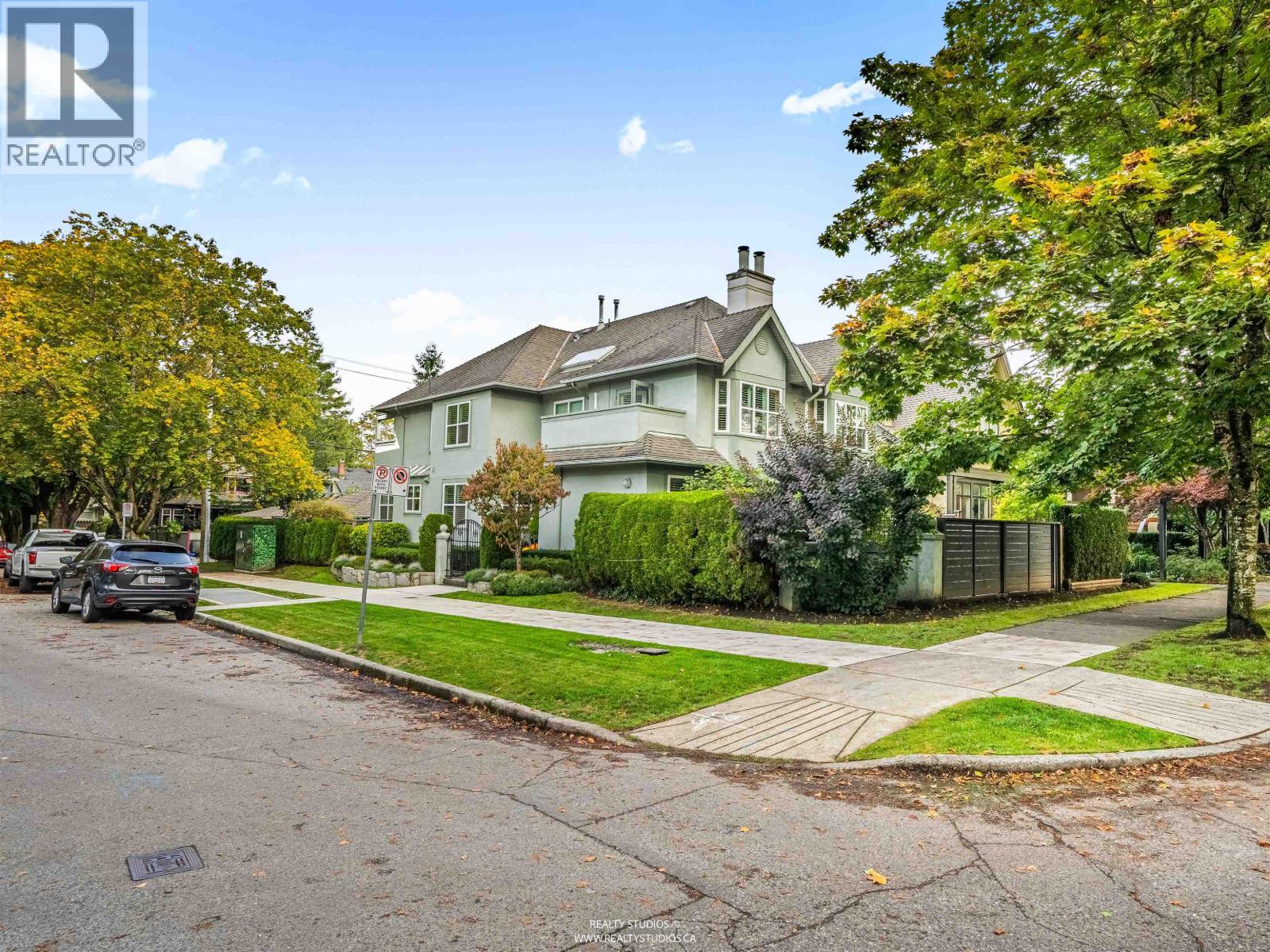 2888 MAPLE STREET, Vancouver, British Columbia