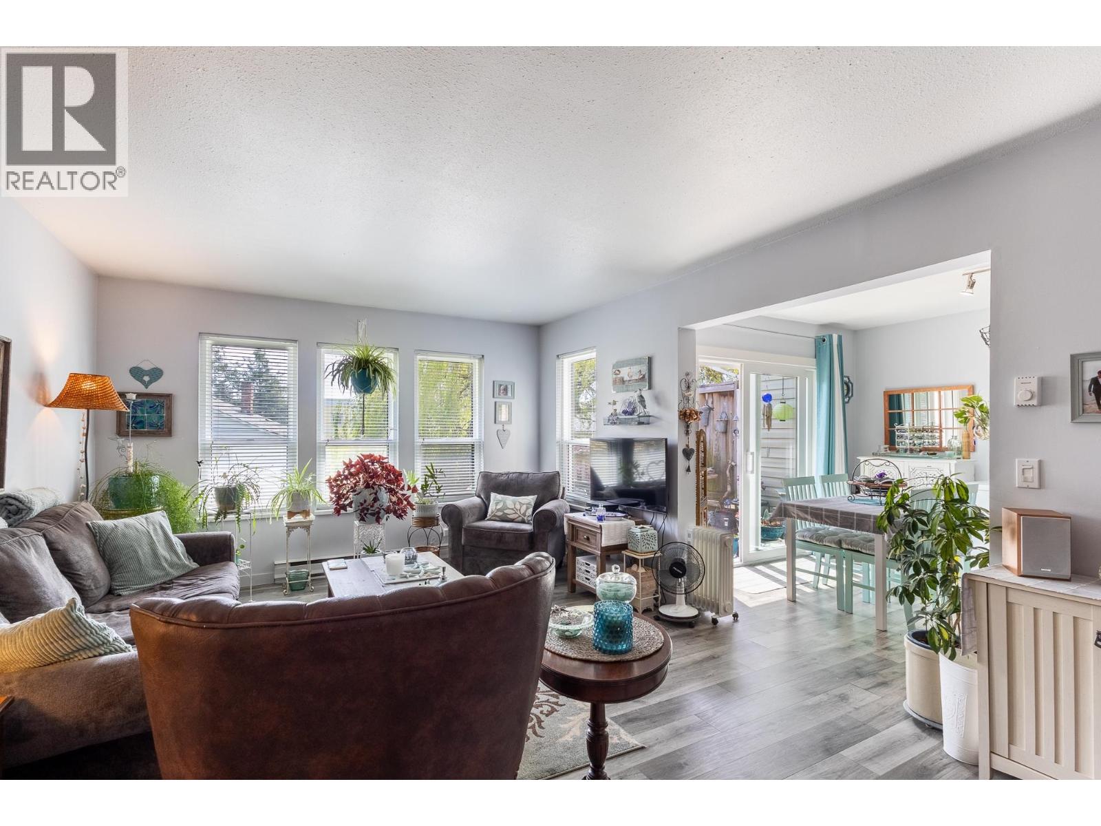 2 765 School Road, Gibsons, British Columbia  V0N 1V9 - Photo 3 - R3058374