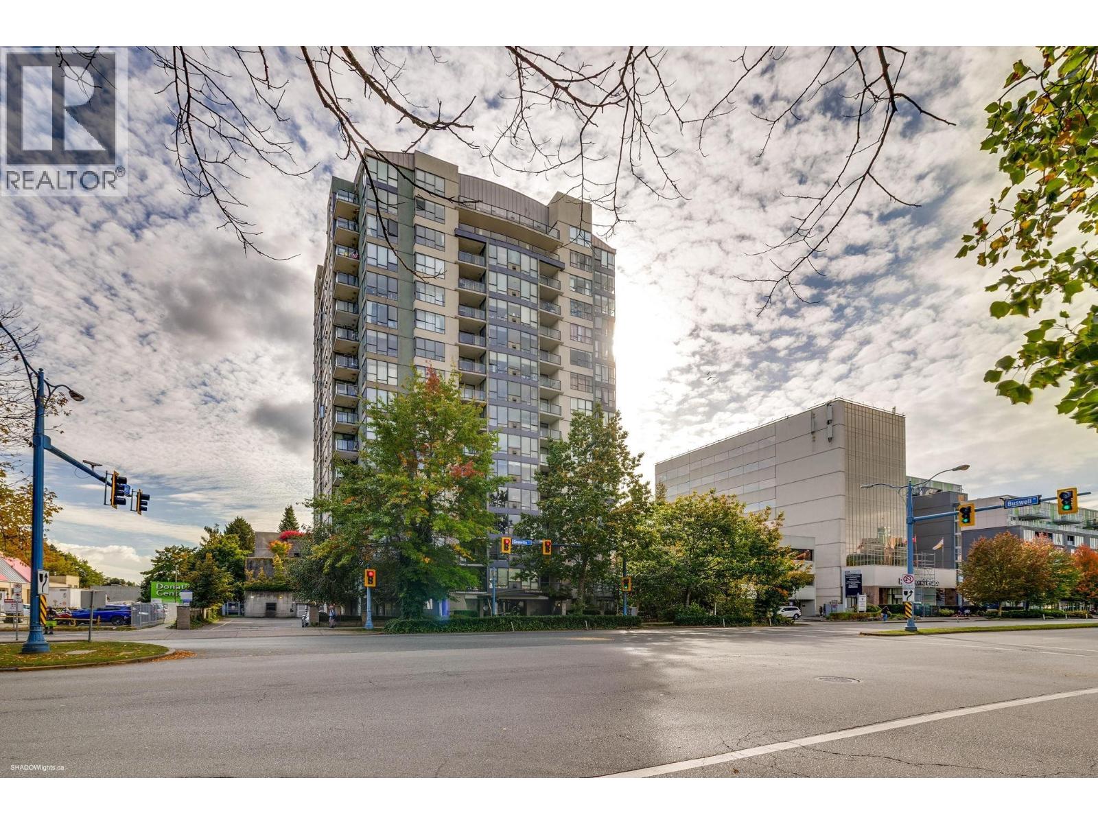 309 8180 Granville Avenue, Richmond, British Columbia  V6Y 4G1 - Photo 2 - R3058378