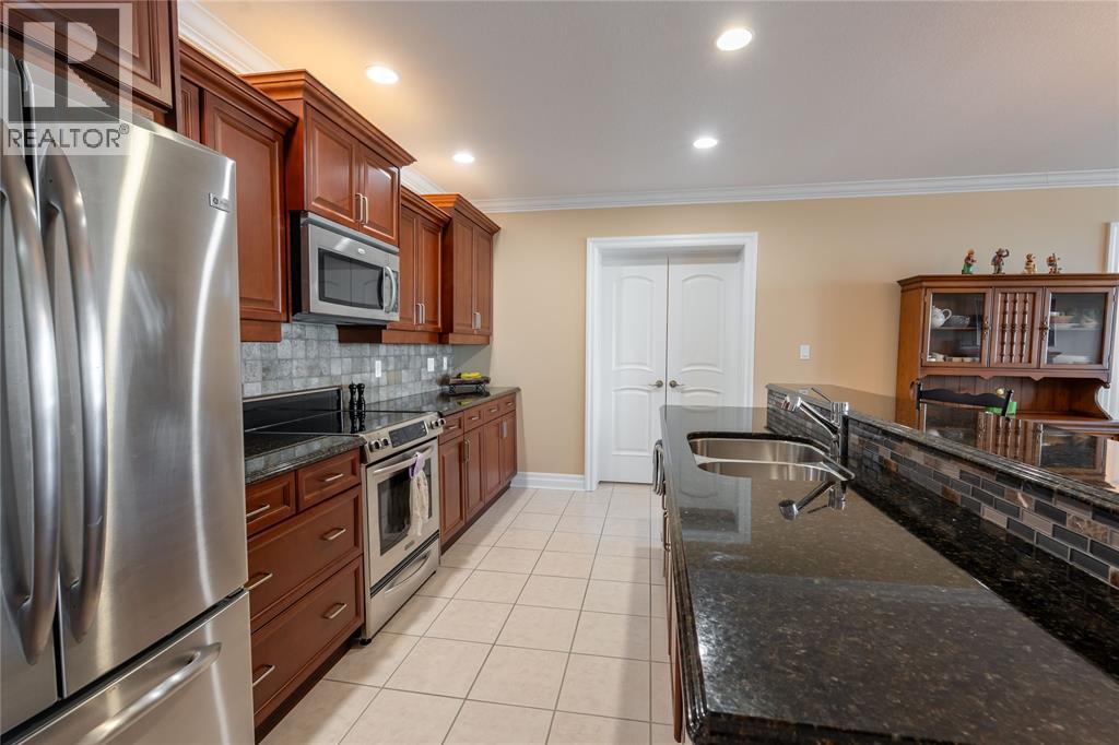 350 Front Street Unit# 705, Sarnia, Ontario N7T 0A1 - Photo 8 - 25025322