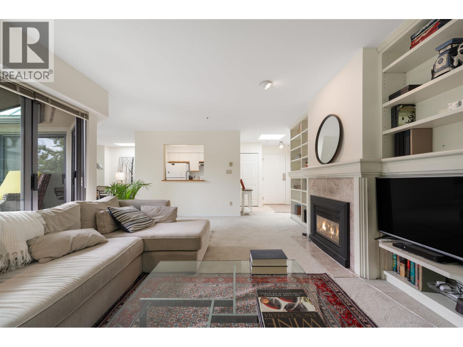 E403 628 W 12th Avenue, Vancouver, British Columbia  V5Z 1M8 - Photo 2 - R3057999