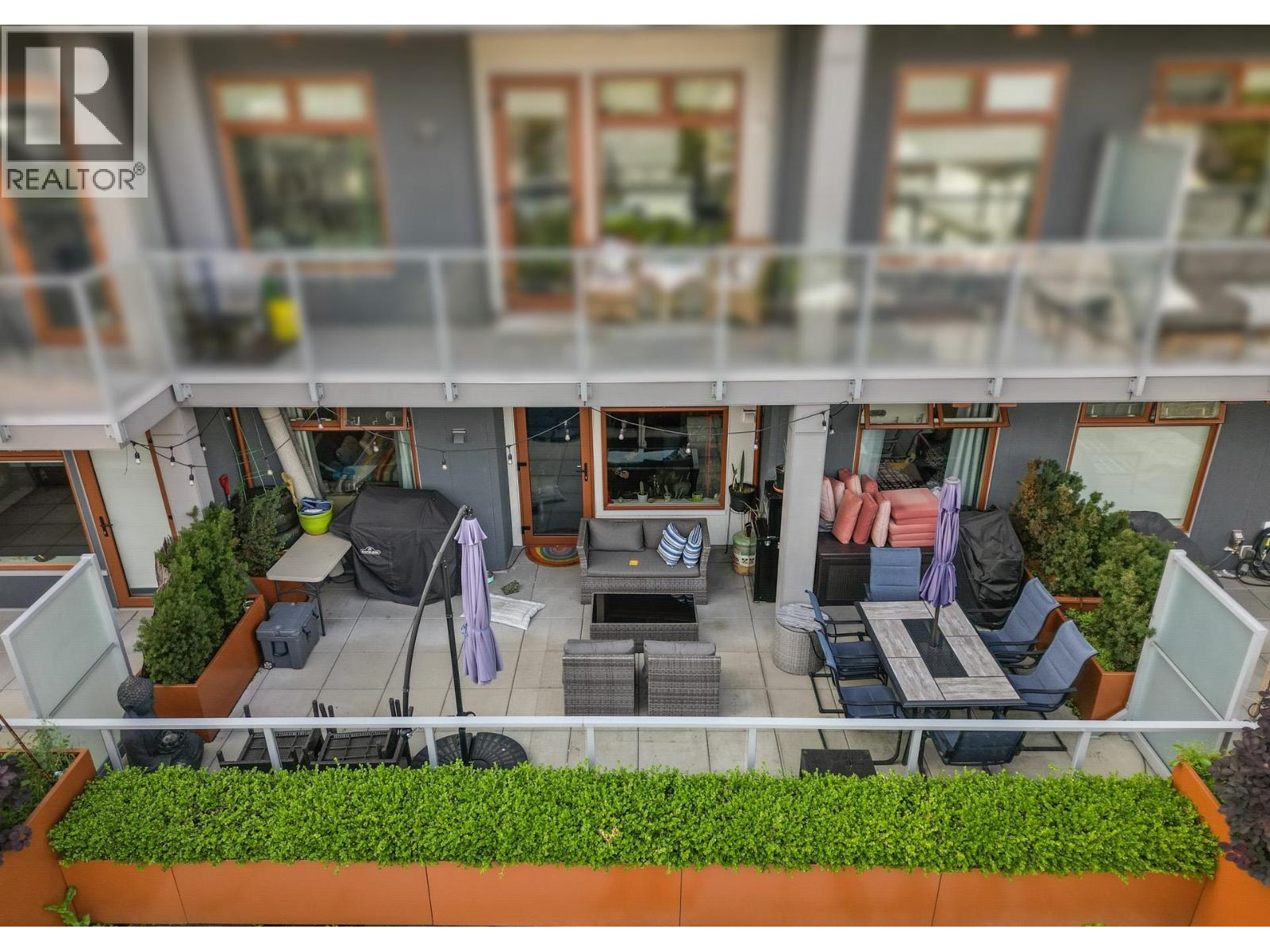 202 2408 Grant Street, Vancouver, British Columbia  V5K 3G4 - Photo 1 - R3058339