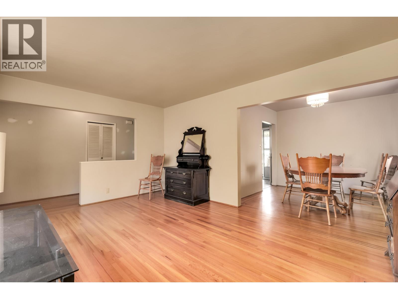 1118 Cloverley Street, North Vancouver, British Columbia  V7L 1N6 - Photo 17 - R3058315
