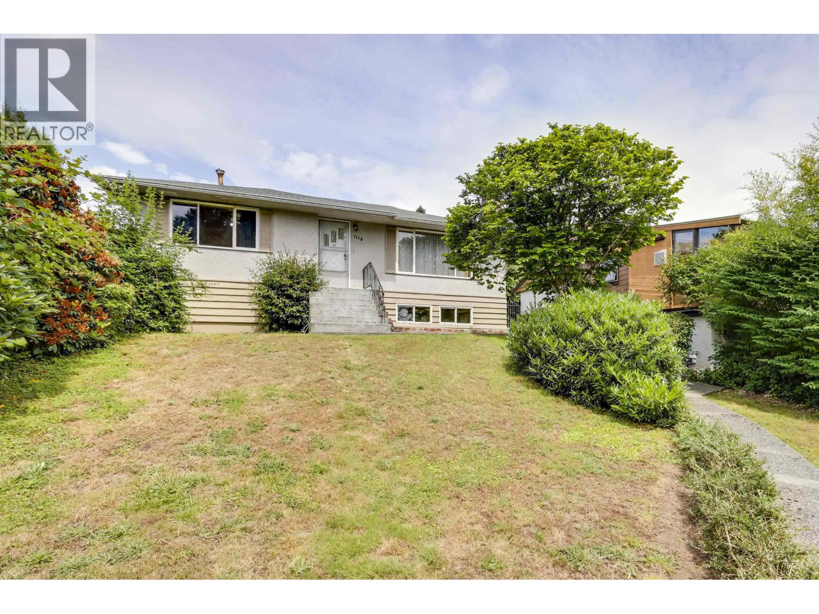 1118 Cloverley Street, North Vancouver, British Columbia  V7L 1N6 - Photo 3 - R3058315