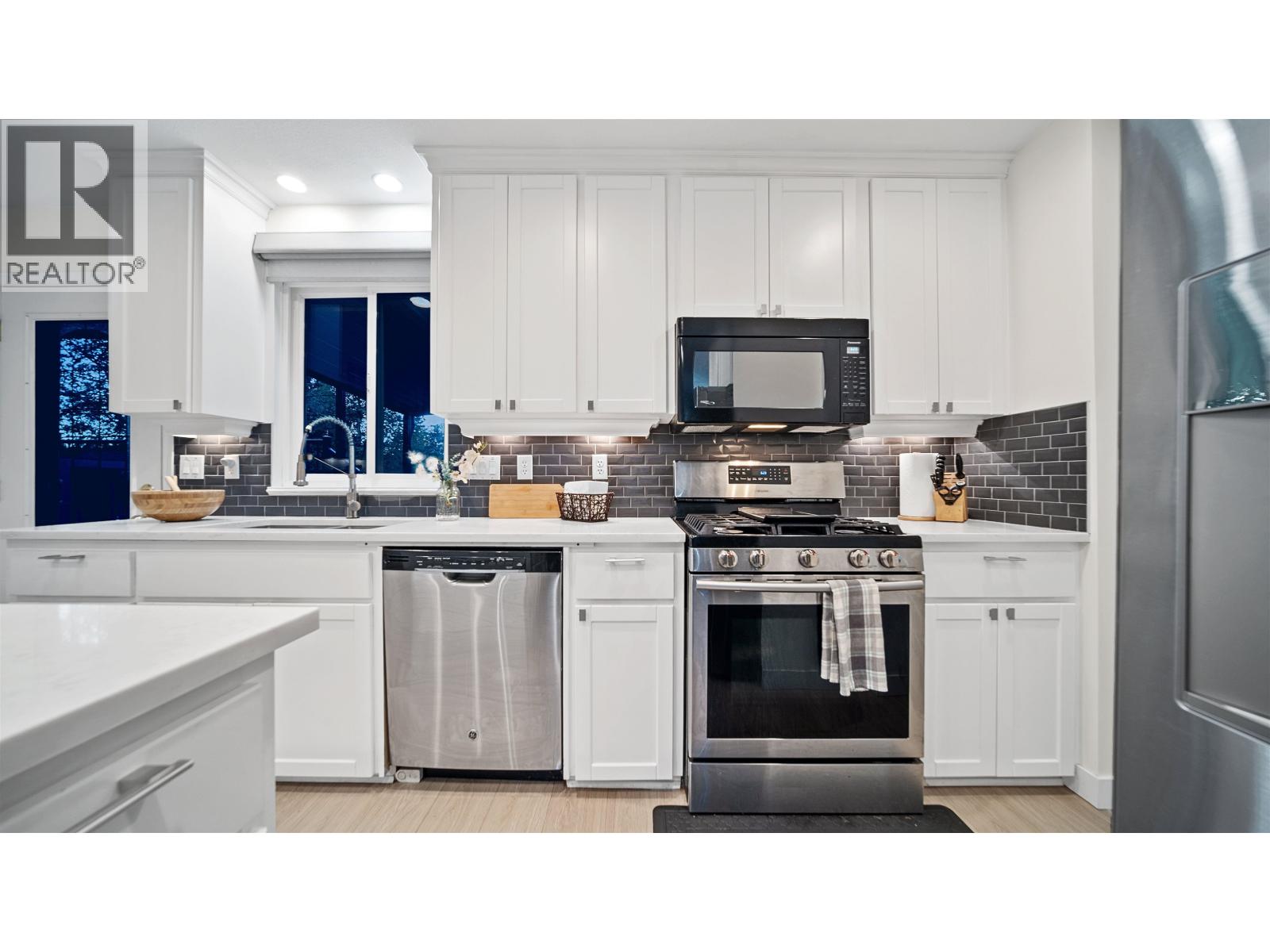 21124 Glenwood Avenue, Maple Ridge, British Columbia  V2X 8K5 - Photo 9 - R3058327