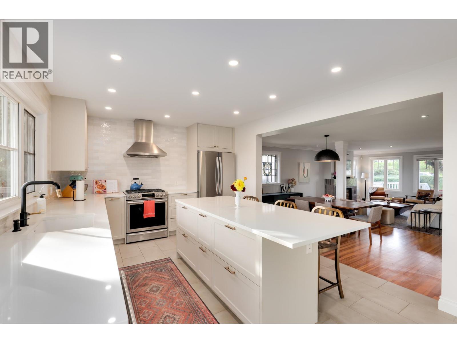 563 E 6th Street, North Vancouver, British Columbia  V7L 1R2 - Photo 12 - R3058364
