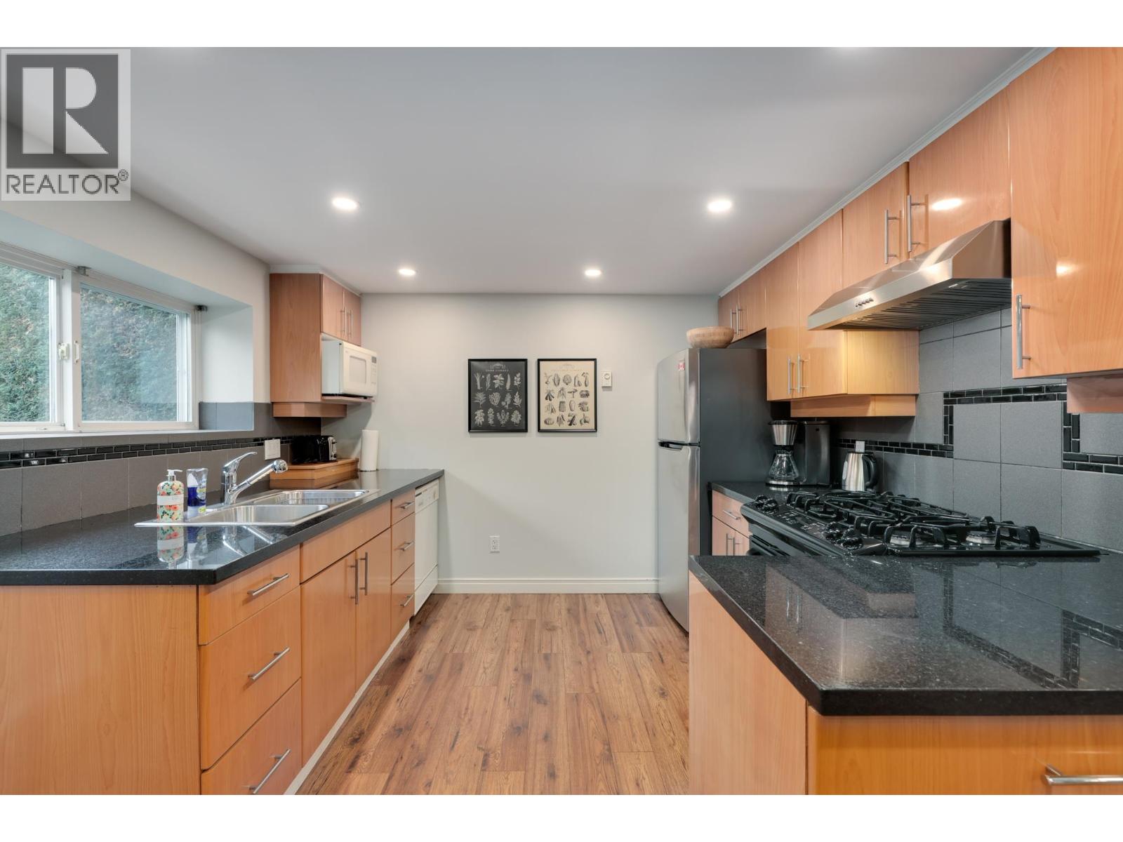 563 E 6th Street, North Vancouver, British Columbia  V7L 1R2 - Photo 30 - R3058364