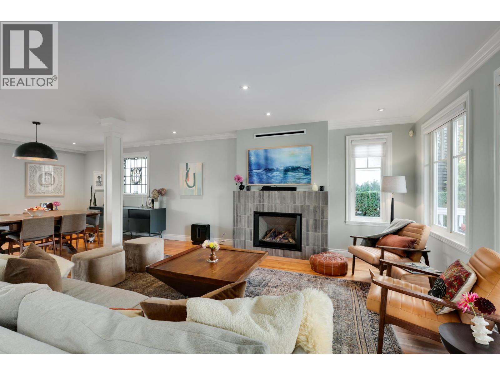 563 E 6th Street, North Vancouver, British Columbia  V7L 1R2 - Photo 5 - R3058364