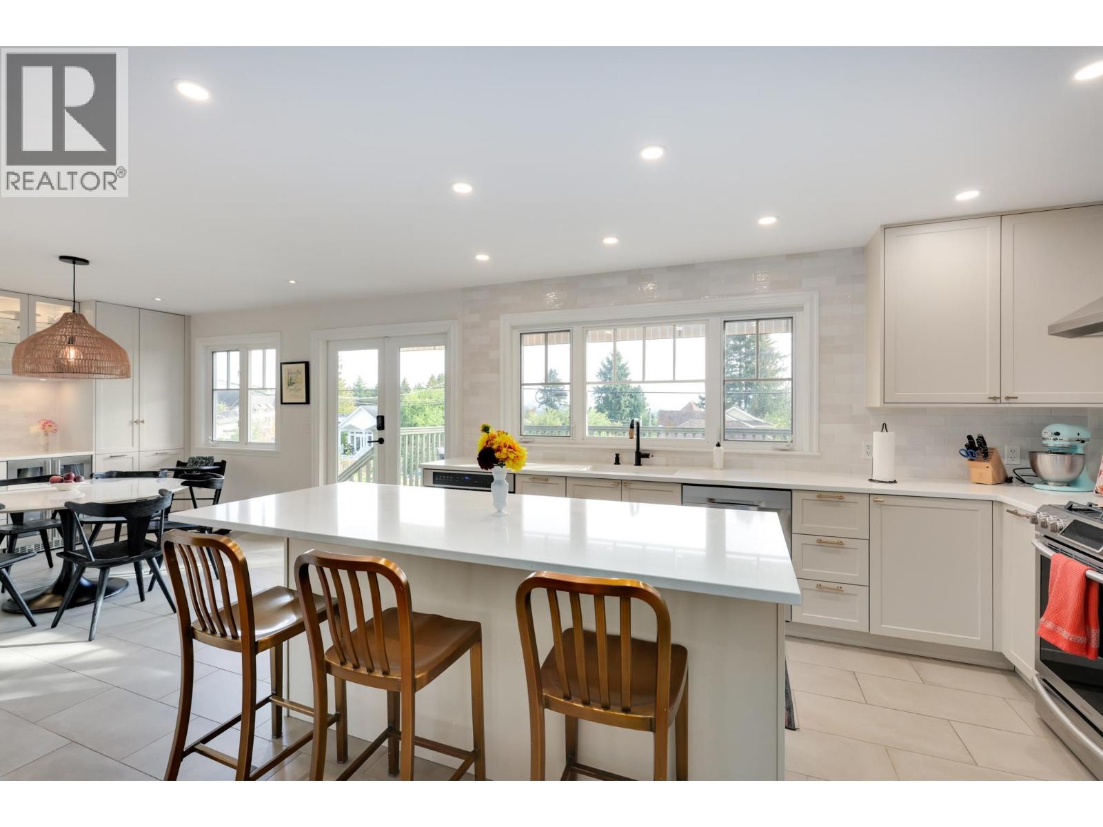 563 E 6th Street, North Vancouver, British Columbia  V7L 1R2 - Photo 9 - R3058364