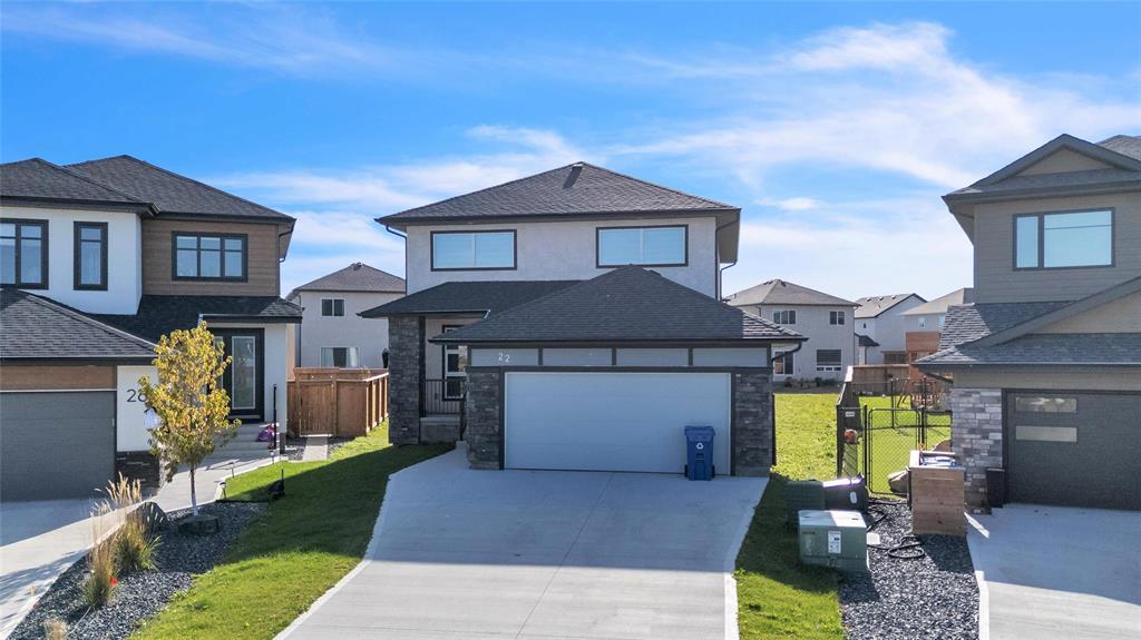 22 Mccrindle Bay, Winnipeg, Manitoba  R3R 3Z7 - Photo 1 - 202526574