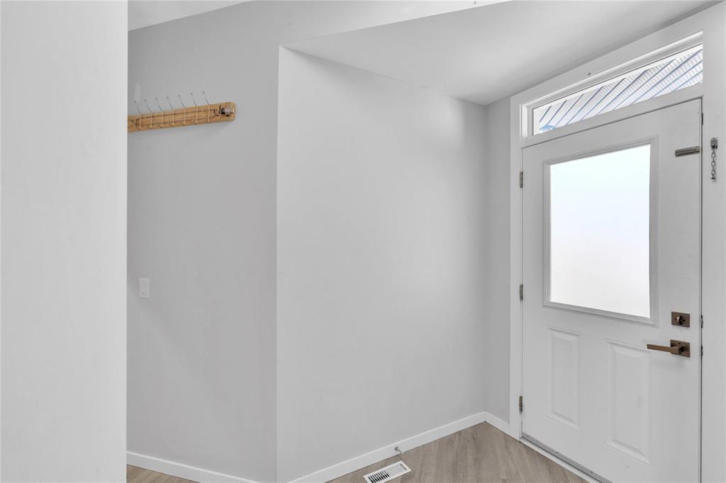 22 Mccrindle Bay, Winnipeg, Manitoba  R3R 3Z7 - Photo 2 - 202526574