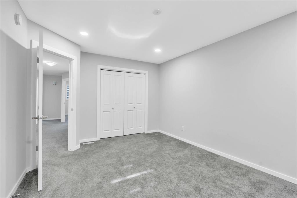 22 Mccrindle Bay, Winnipeg, Manitoba  R3R 3Z7 - Photo 21 - 202526574
