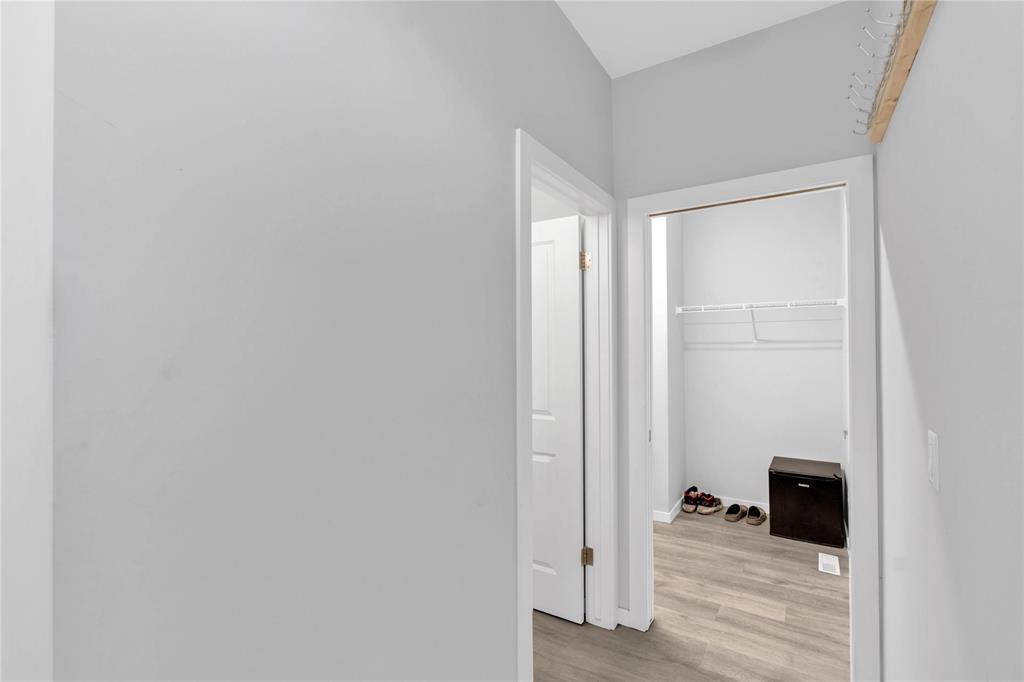 22 Mccrindle Bay, Winnipeg, Manitoba  R3R 3Z7 - Photo 3 - 202526574