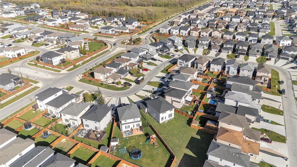 22 Mccrindle Bay, Winnipeg, Manitoba  R3R 3Z7 - Photo 35 - 202526574