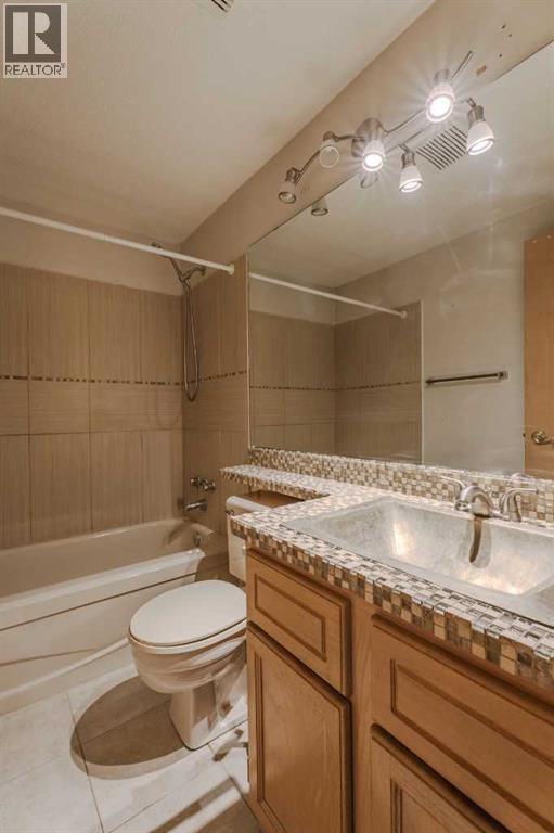 135 Canterbury Court Sw, Calgary, Alberta  T2W 6C1 - Photo 42 - A2261577