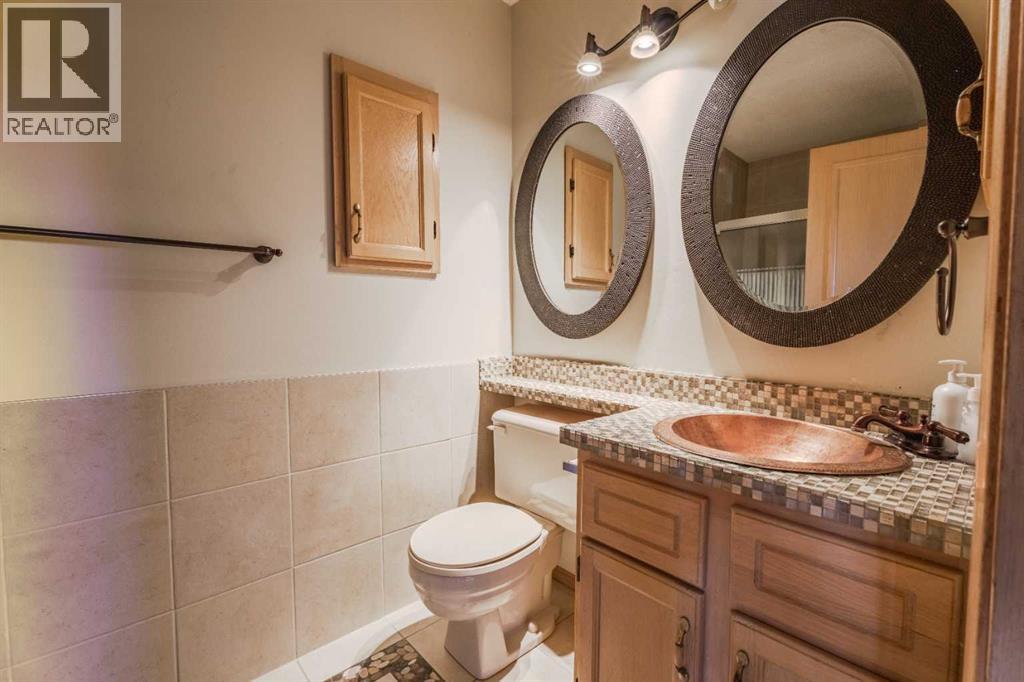 135 Canterbury Court Sw, Calgary, Alberta  T2W 6C1 - Photo 32 - A2261577