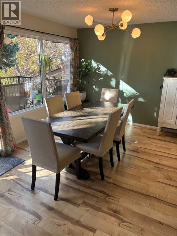 3741 Cedarille Drive Sw, Calgary, Alberta  T2W 3J5 - Photo 3 - A2262564