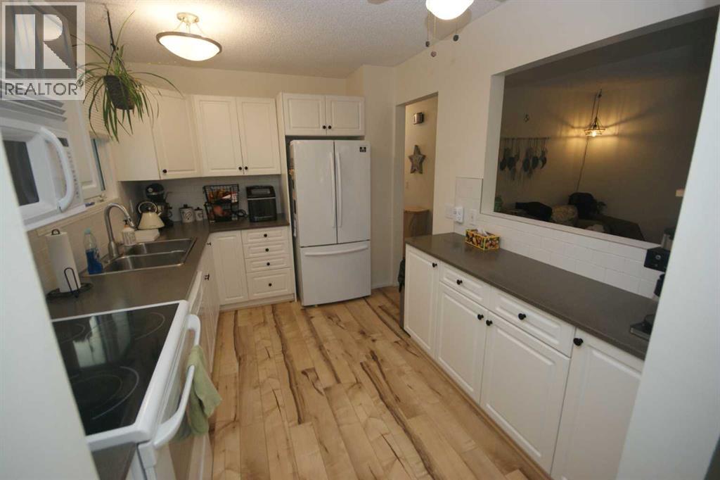 3741 Cedarille Drive Sw, Calgary, Alberta  T2W 3J5 - Photo 6 - A2262564