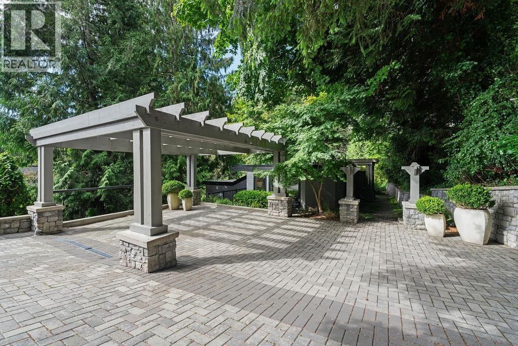 4119 Burkeridge Place, West Vancouver, British Columbia  V7V 3N1 - Photo 2 - R3058043