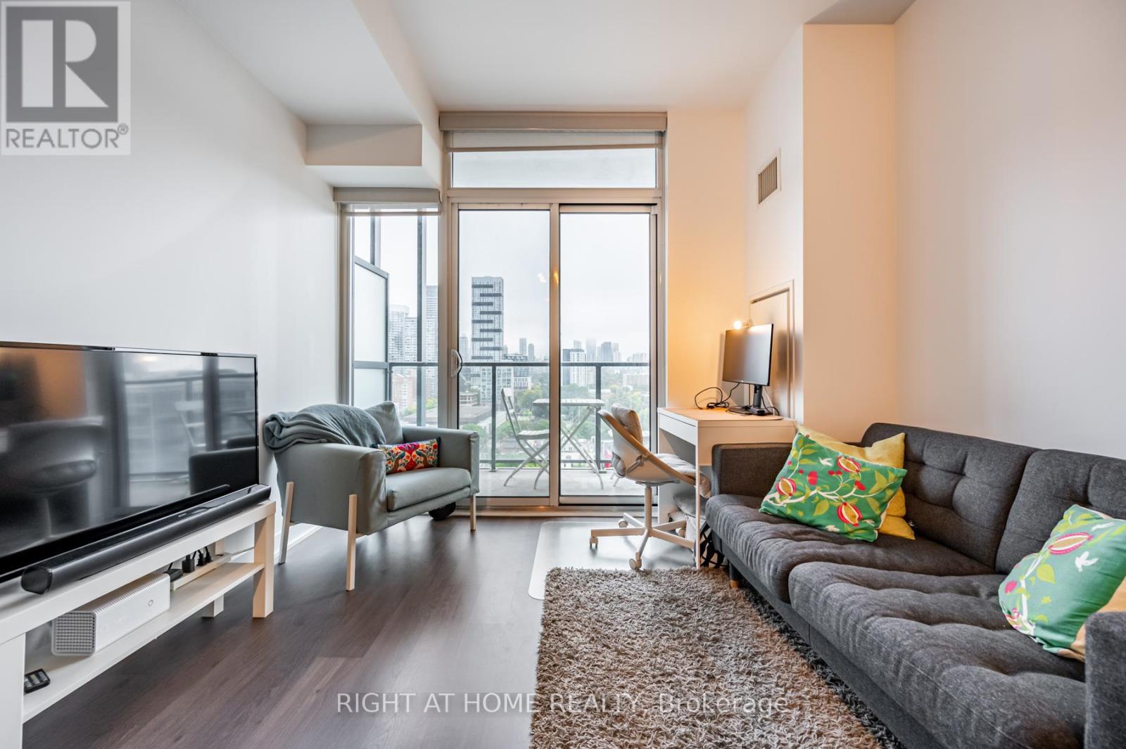1415 - 105 George Street, Toronto, Ontario  M5A 2N4 - Photo 12 - C12461779