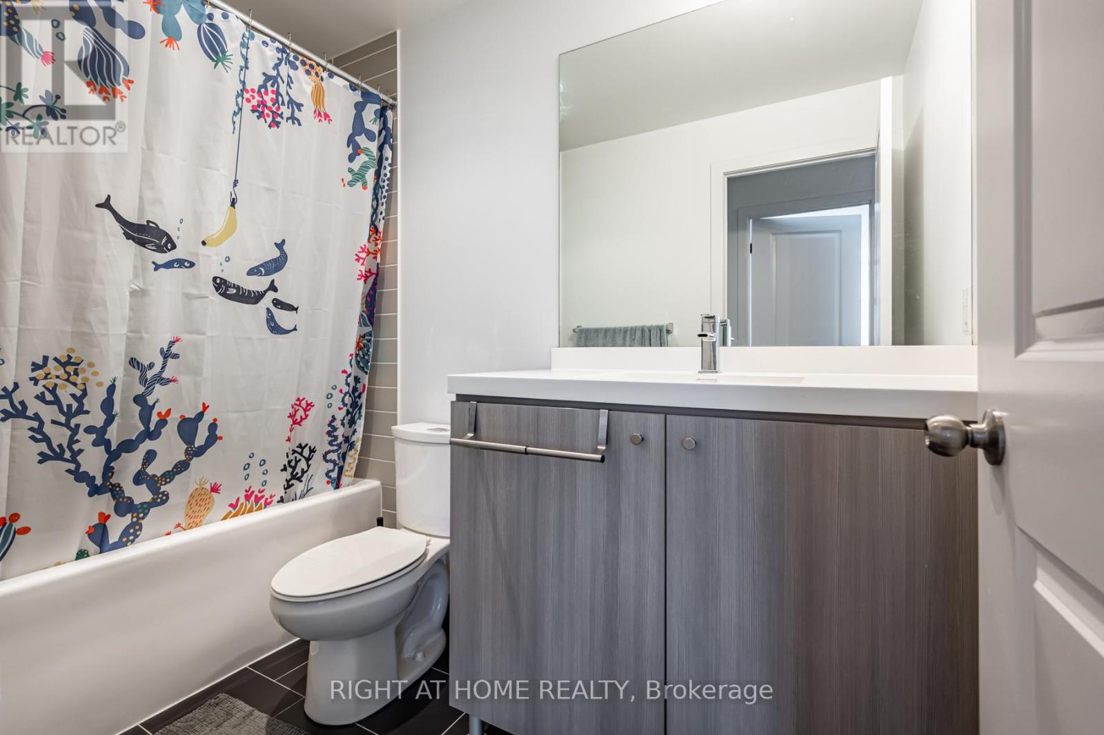 1415 - 105 George Street, Toronto, Ontario  M5A 2N4 - Photo 15 - C12461779