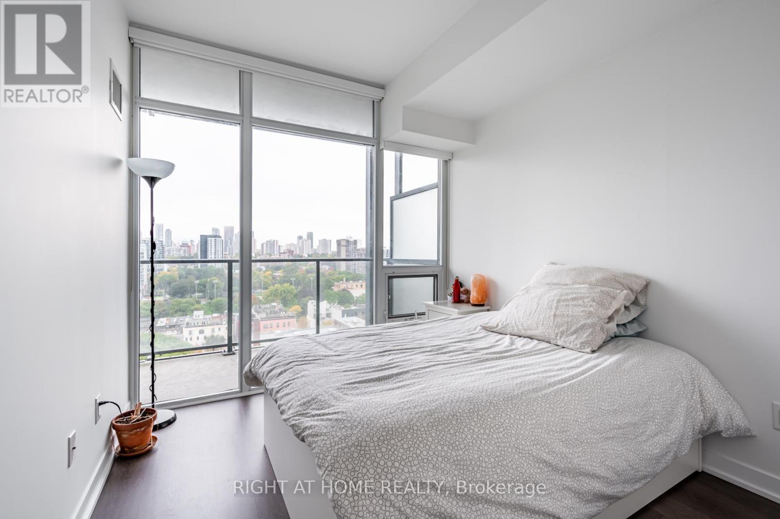 1415 - 105 George Street, Toronto, Ontario  M5A 2N4 - Photo 16 - C12461779