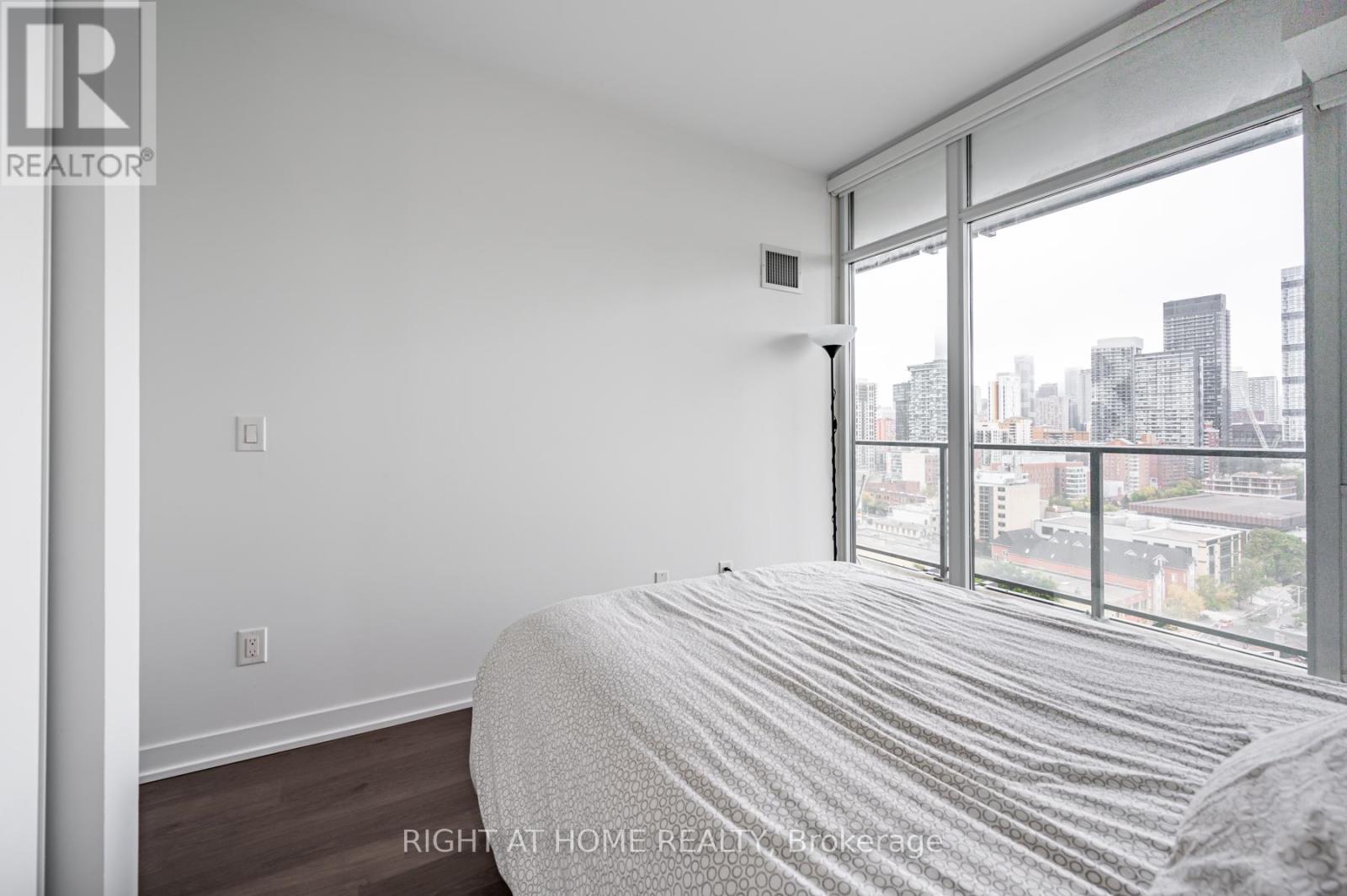 1415 - 105 George Street, Toronto, Ontario  M5A 2N4 - Photo 17 - C12461779