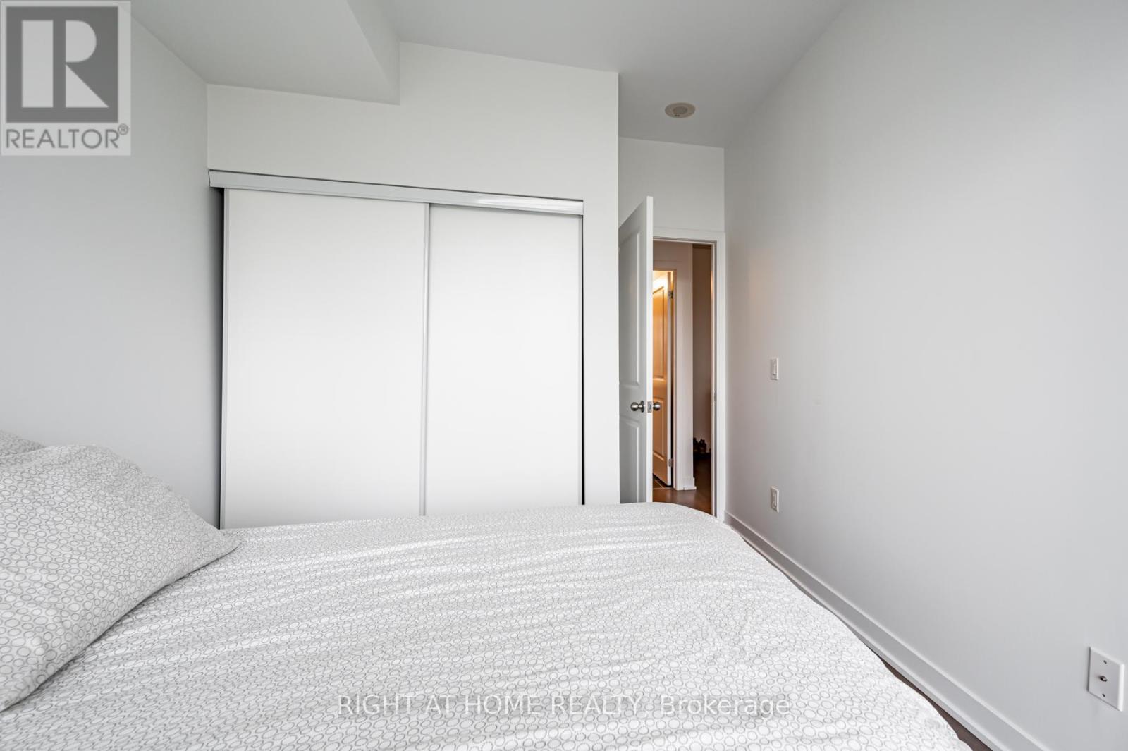 1415 - 105 George Street, Toronto, Ontario  M5A 2N4 - Photo 18 - C12461779