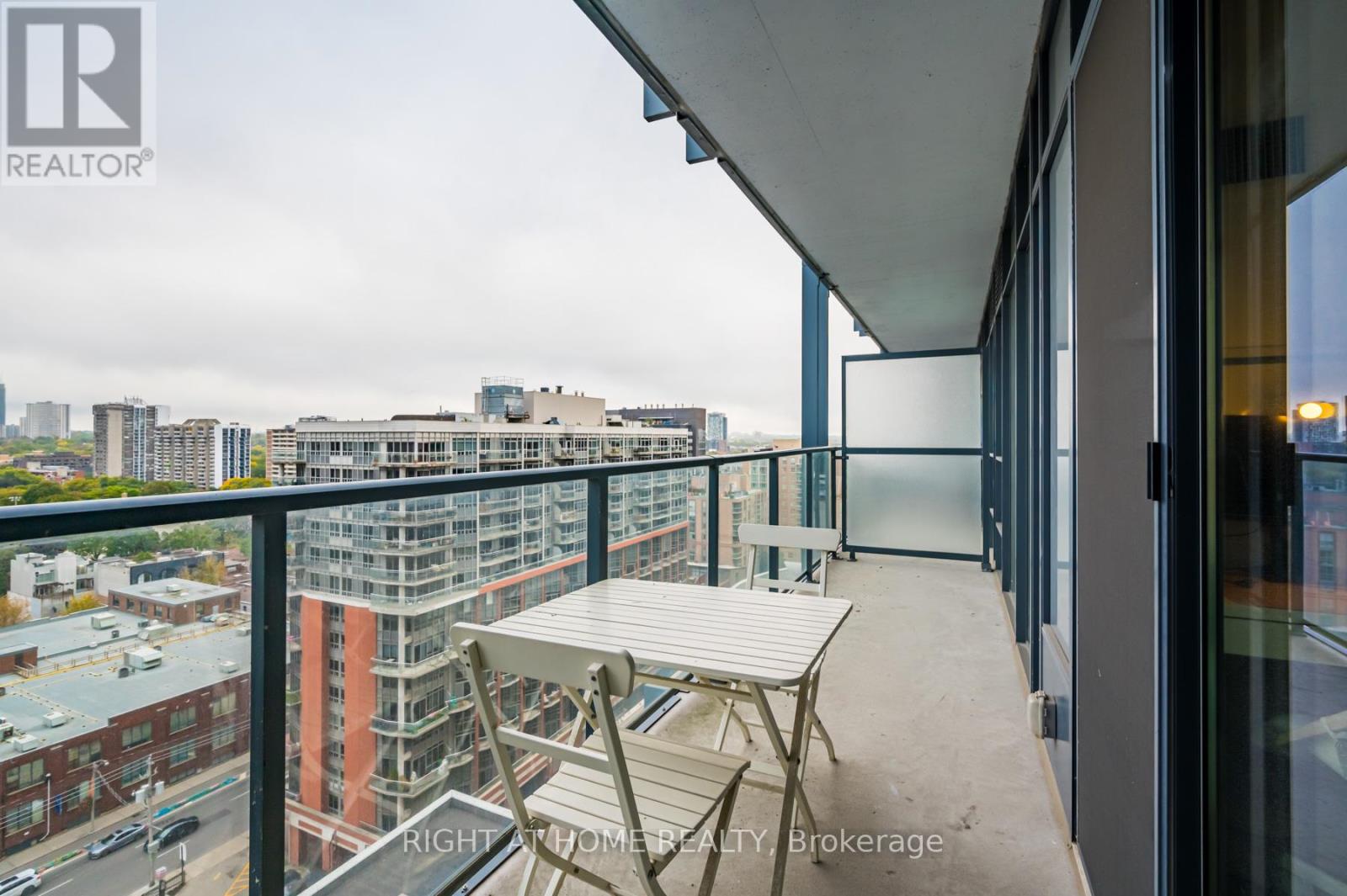 1415 - 105 George Street, Toronto, Ontario  M5A 2N4 - Photo 21 - C12461779