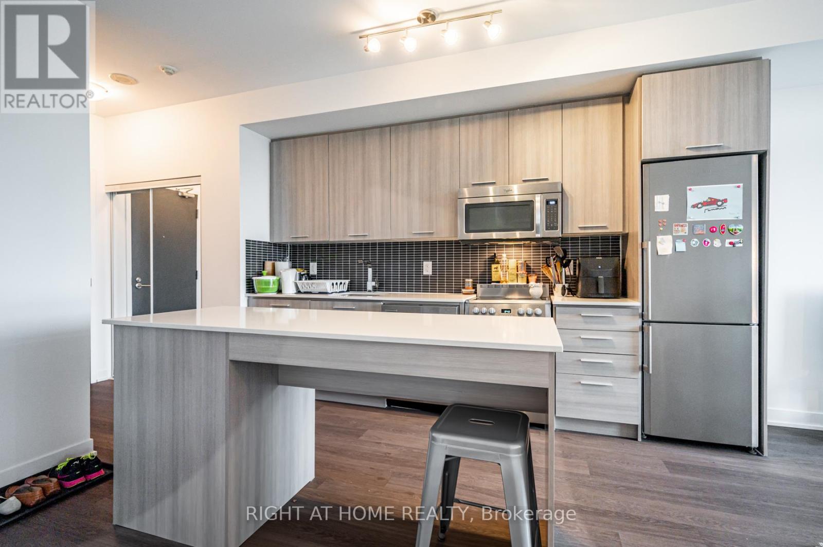 1415 - 105 George Street, Toronto, Ontario  M5A 2N4 - Photo 6 - C12461779