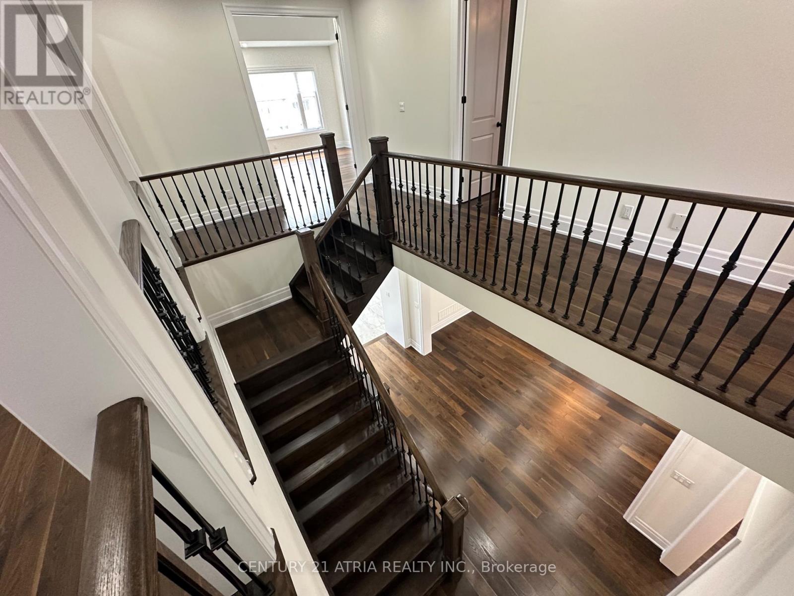 19 Mumberson Street, Innisfil, Ontario  L0L 1L0 - Photo 10 - N12129106