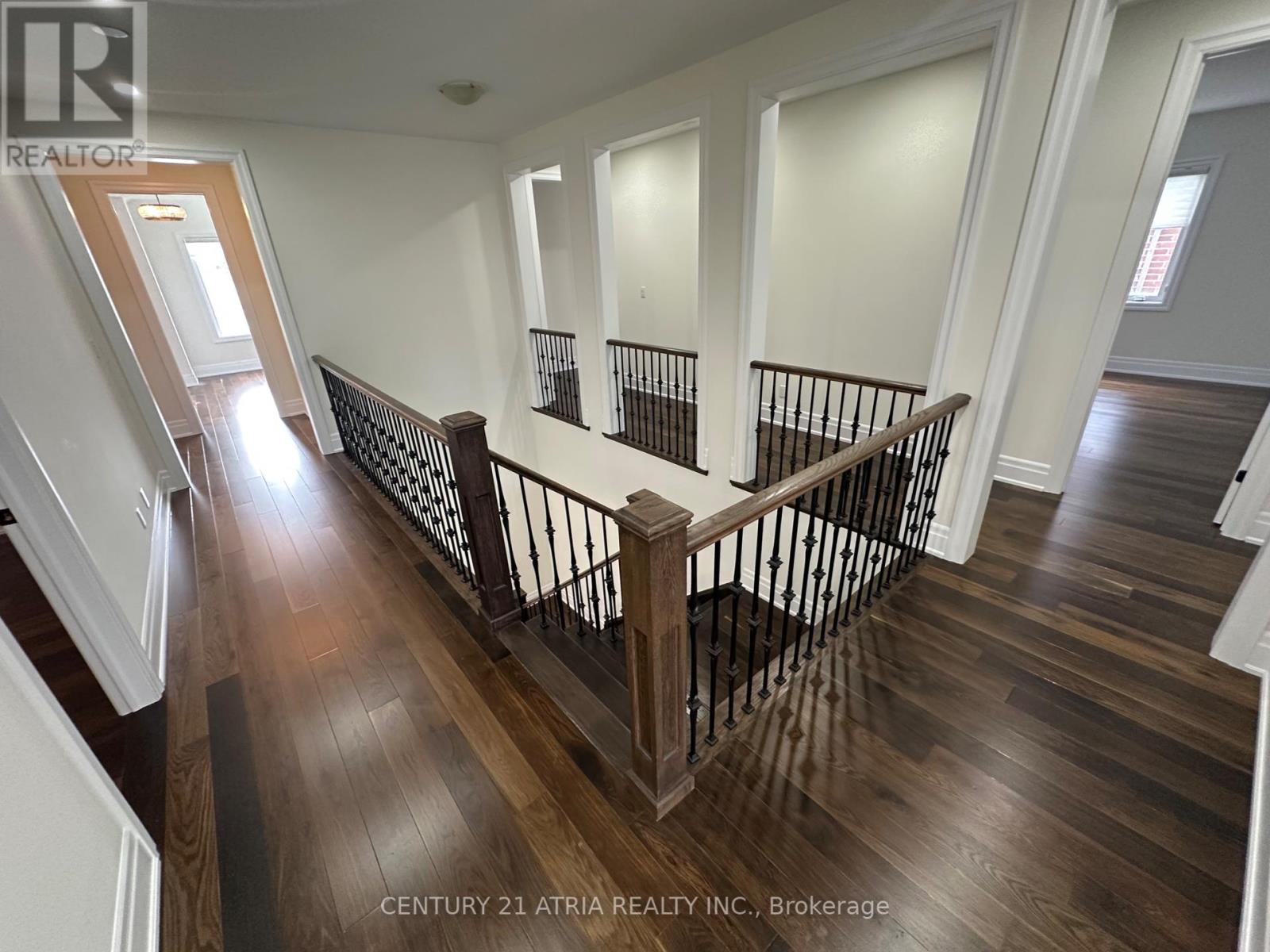 19 Mumberson Street, Innisfil, Ontario  L0L 1L0 - Photo 22 - N12129106