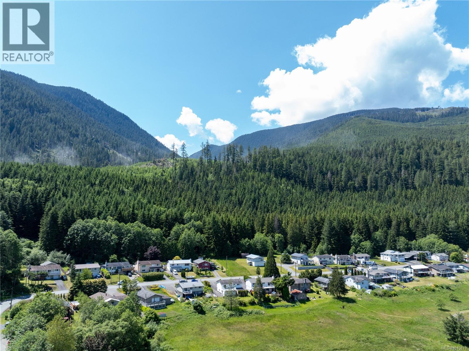 204 611 Macmillan Dr, Sayward, British Columbia  V0P 1R0 - Photo 19 - 1015879