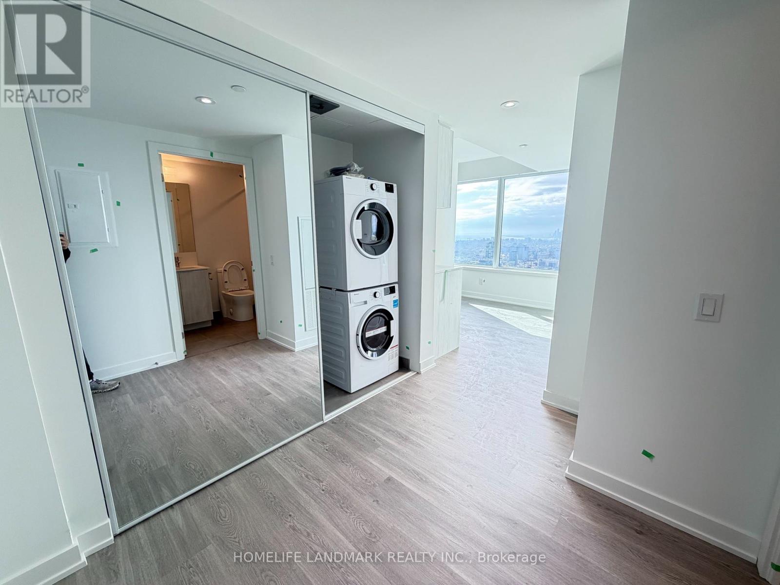 4915 - 8 Wellesley Street W, Toronto, Ontario  M5S 2G3 - Photo 2 - C12461751