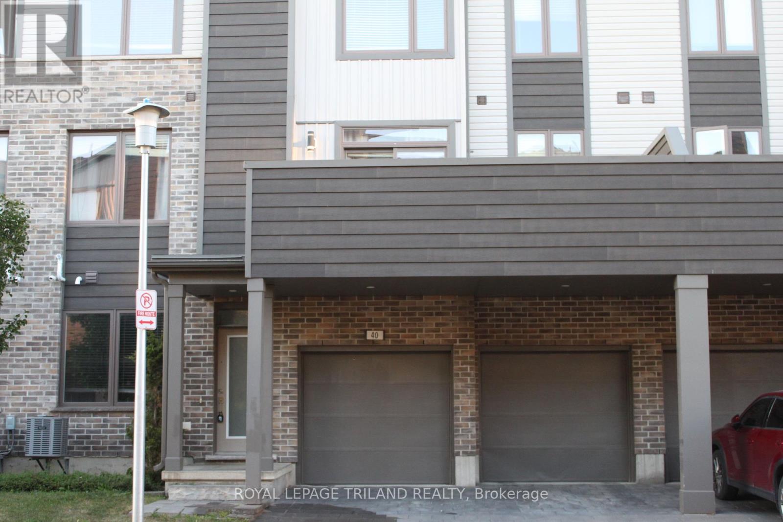 40 - 1960 Dalmagarry Road, London North, Ontario  N6G 0T8 - Photo 3 - X12461824