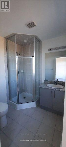 25 Queenpost Drive, Brampton, Ontario  L6Y 6L2 - Photo 10 - W12461786