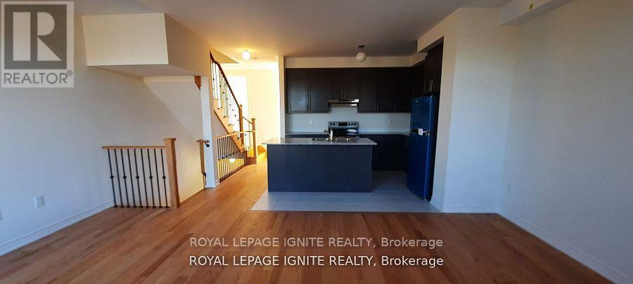 25 Queenpost Drive, Brampton, Ontario  L6Y 6L2 - Photo 4 - W12461786