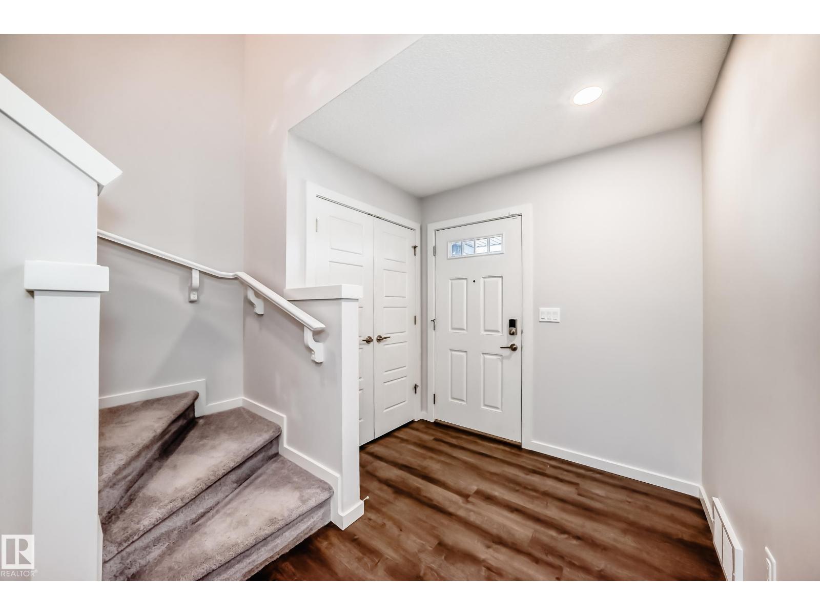 8723 221 St Nw, Edmonton, Alberta  T5T 7H7 - Photo 2 - E4462068