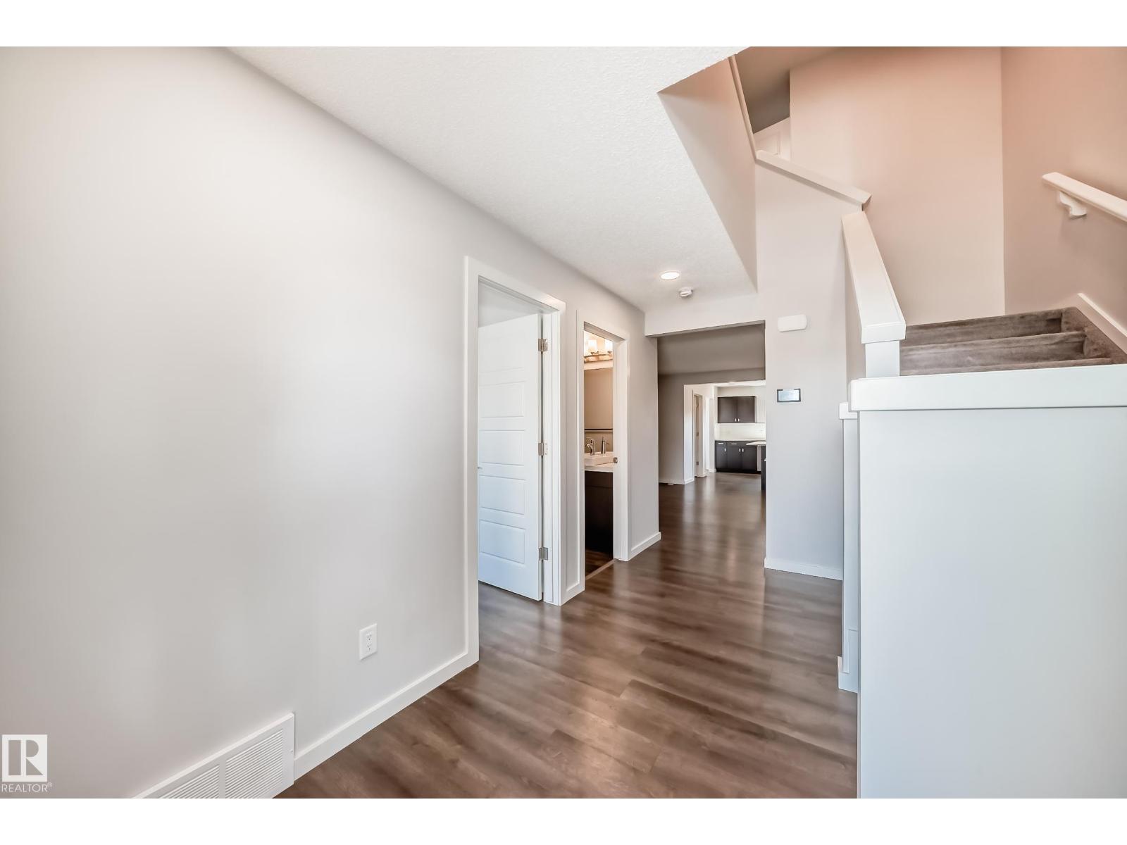 8723 221 St Nw, Edmonton, Alberta  T5T 7H7 - Photo 3 - E4462068